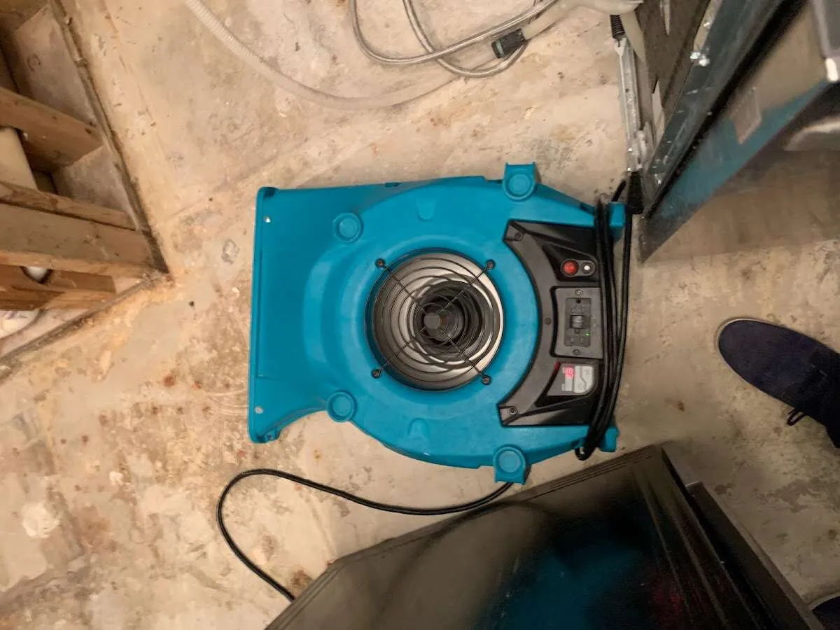 Air mover drying equipment for Mold Remediation & Removal in Miamisburg